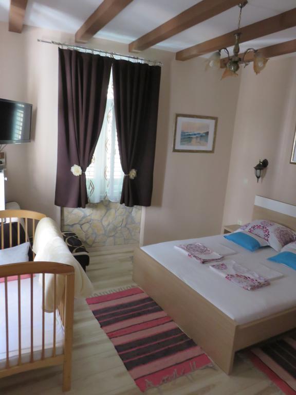 Apartment Barbara - Bojana شيبينيك الغرفة الصورة